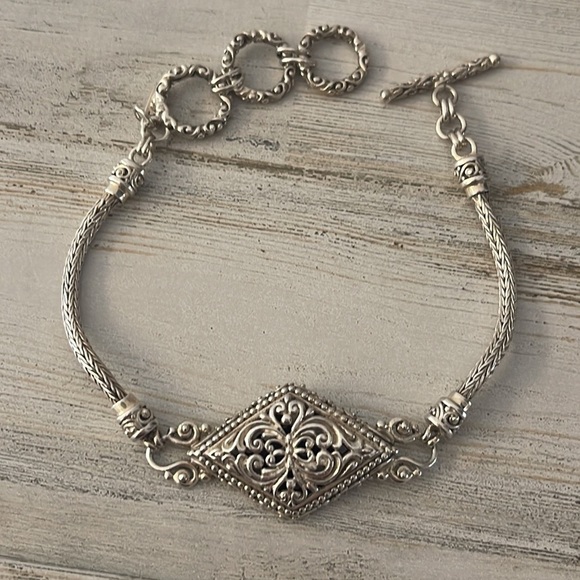Gorgeous Sarda Silver Filigree Toggle Bracelet. - Picture 1 of 7